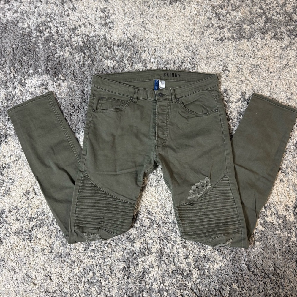 Divided by H&M, Men’s Skinny Fit Distressed Denim Jean Pants in Olive Green - Picture 2 of 9